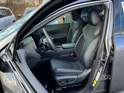 Used 2023 Lexus RX 500h F Sport image 8