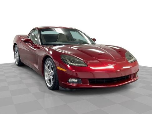 Used 2007 Chevrolet Corvette Coupe w/ Preferred Equipment Group RWD image 1