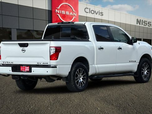 Used 2021 Nissan Titan SV w/ SV Convenience Package AWD/4WD image 3