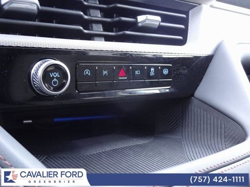 Used 2025 Ford Explorer Active image 35