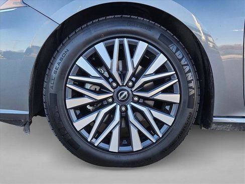 Used 2024 Nissan Altima 2.5 SV image 23