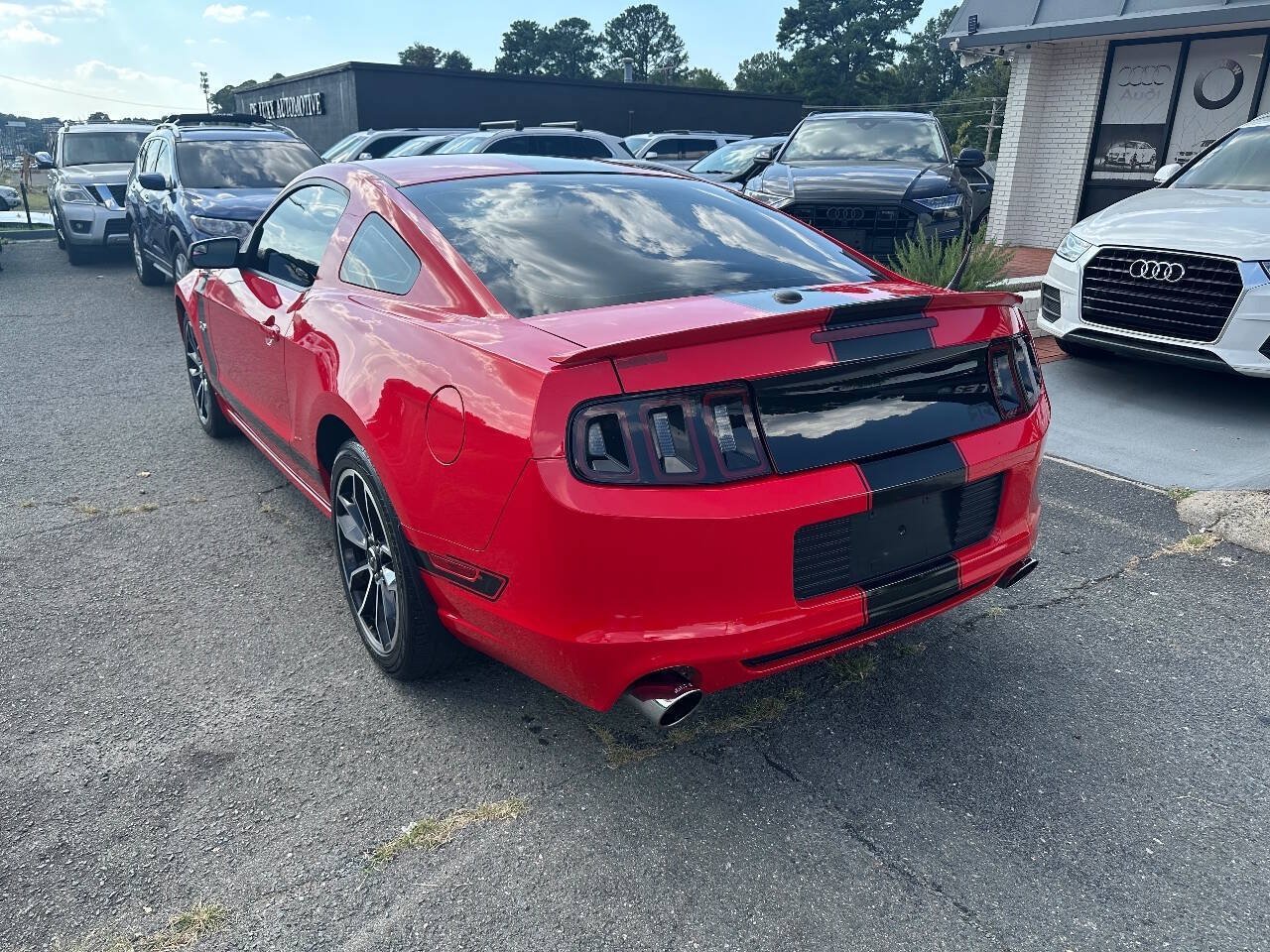 Used 2013 Ford Mustang GT Premium w/ Comfort Pkg RWD image 4