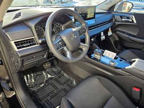 New 2026 Mitsubishi Outlander ES image 15