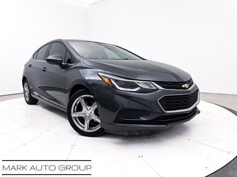 Used 2018 Chevrolet Cruze LT image 1