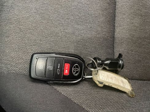 Used 2025 Toyota Camry LE image 21