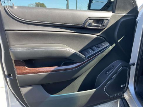 Used 2018 GMC Yukon XL SLT w/ HD Trailering Package image 12