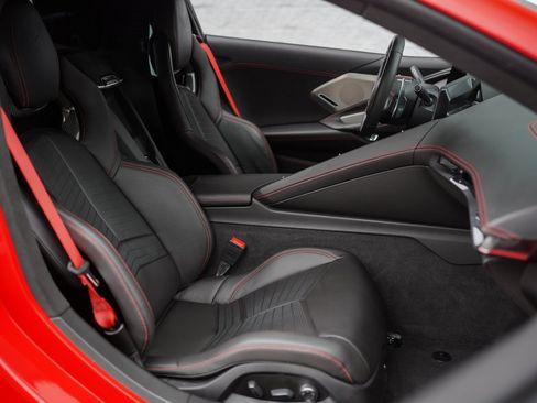 Used 2020 Chevrolet Corvette Stingray Premium Cpe w/ 3LT image 21