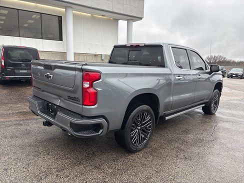 Used 2022 Chevrolet Silverado 1500 High Country w/ Technology Package image 7