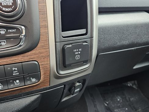 Used 2018 RAM 1500 Laramie AWD/4WD image 20