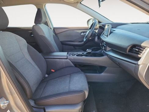 Used 2023 Nissan Rogue SV image 15