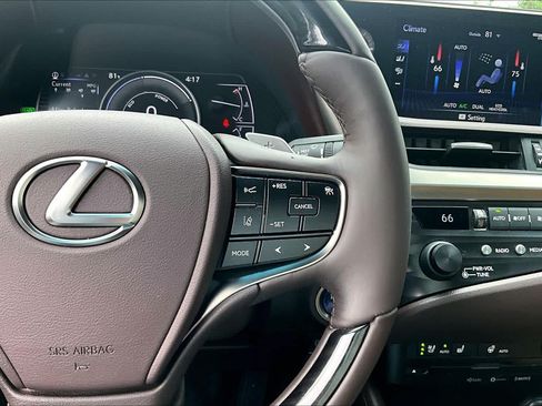 Used 2019 Lexus ES 300h w/ Premium Package FWD image 22