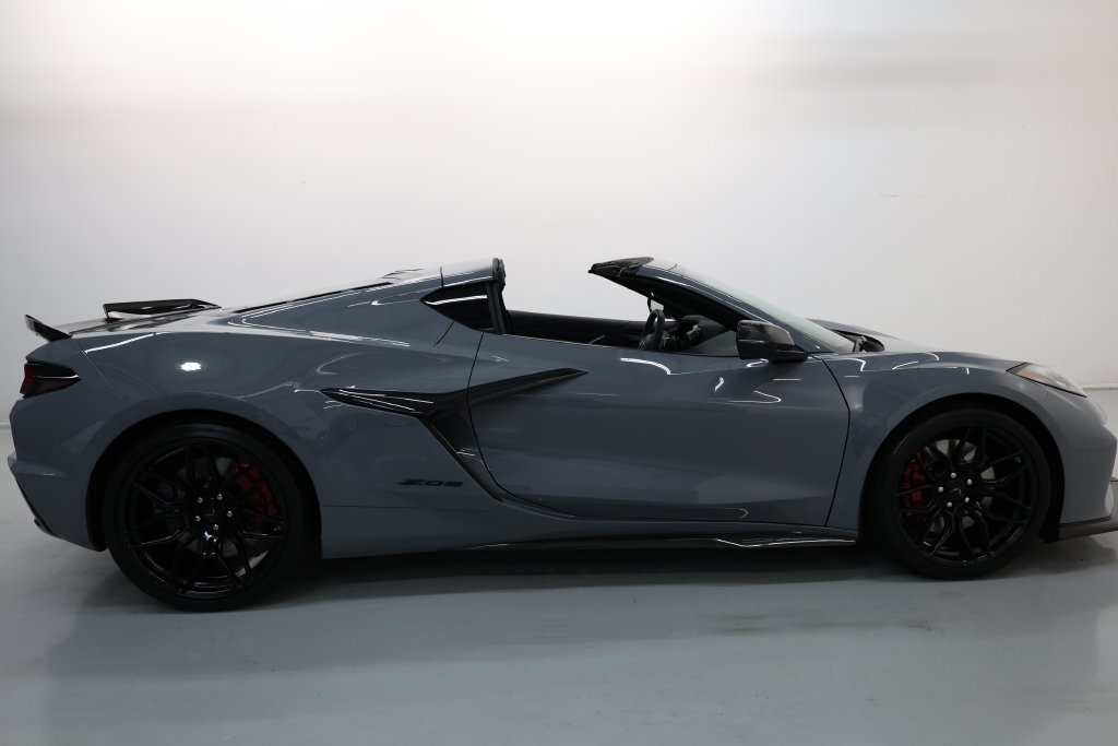Used 2024 Chevrolet Corvette Z06 w/ Stealth Interior Trim Package RWD image 73