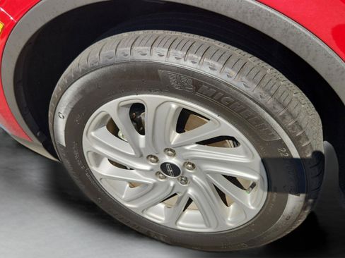 Used 2023 Lincoln Corsair FWD image 9