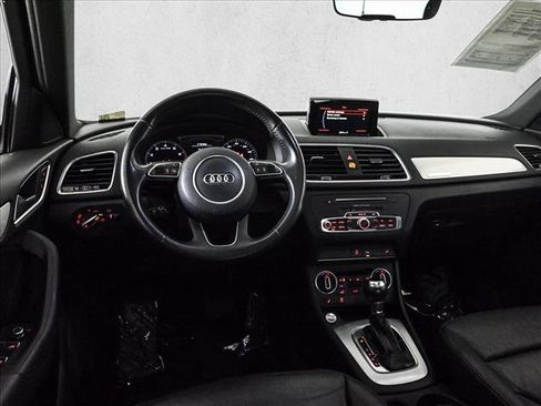 Used 2018 Audi Q3 2.0T Premium AWD/4WD image 19