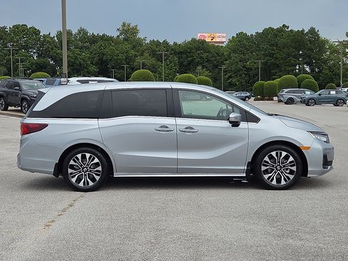 Used 2026 Honda Odyssey Elite image 6