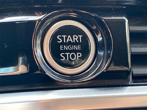 Used 2023 Nissan Pathfinder SL w/ Black Appearance Package image 30