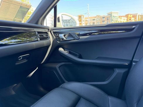 Used 2024 Porsche Macan image 24