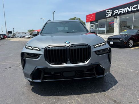 Used 2023 BMW X7 xDrive40i w/ Executive Package AWD/4WD image 2