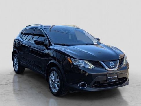 Used 2019 Nissan Rogue Sport SV w/ Technology Package AWD/4WD image 4