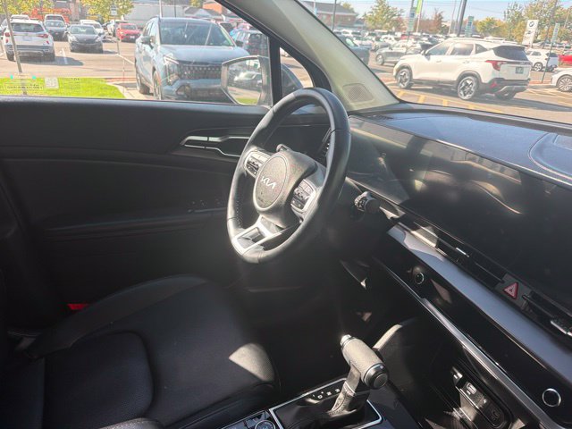 Used 2024 Kia Sportage EX AWD/4WD image 13