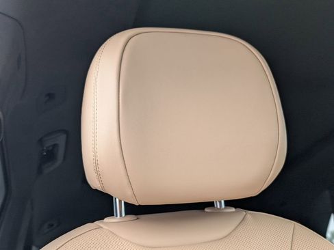 Used 2024 Porsche Cayenne Turbo image 18