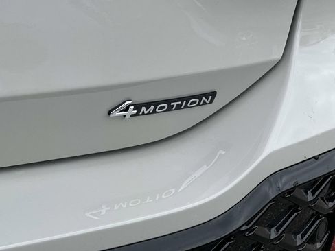 New 2026 Volkswagen Tiguan SE R-Line AWD/4WD image 8