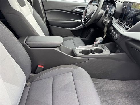 New 2026 Chevrolet Trax RS image 7