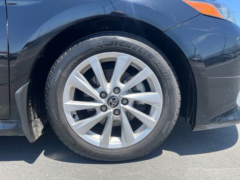 Used 2021 Toyota Camry LE w/ Carpet Mat Package (TMS) FWD image 30