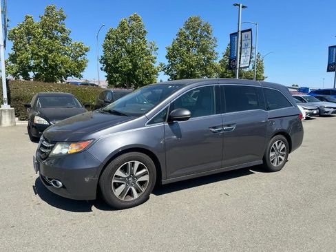 Used 2016 Honda Odyssey Touring image 5