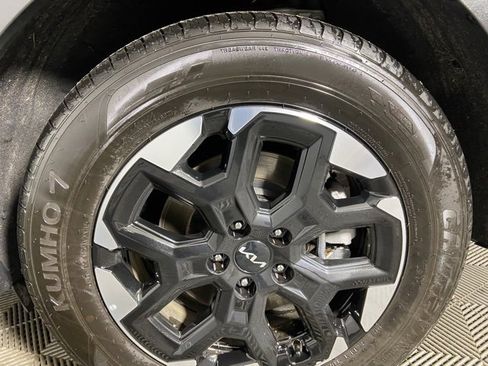 Used 2024 Kia Sorento S image 27