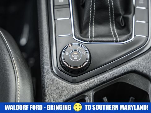 Used 2022 Volkswagen Tiguan SE image 31