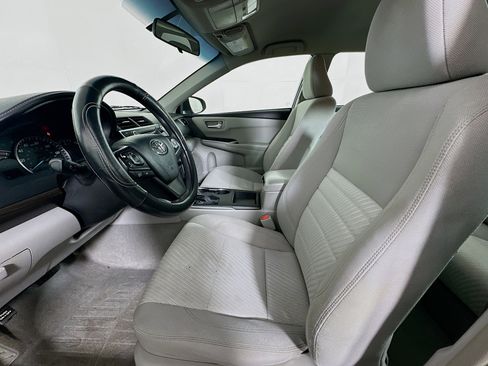Used 2015 Toyota Camry LE image 13