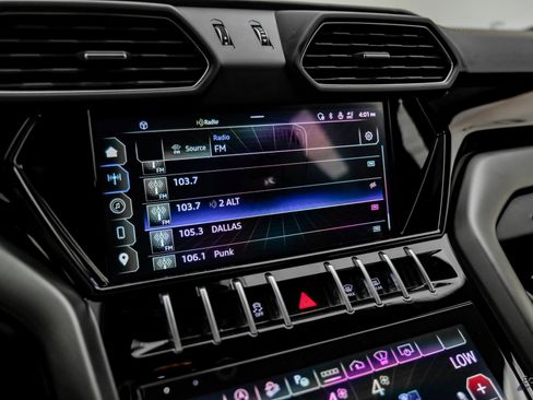 Used 2024 Lamborghini Urus S image 74