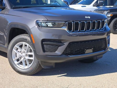 New 2025 Jeep Grand Cherokee Laredo X image 2