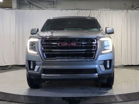 Used 2023 GMC Yukon SLT w/ SLT Luxury Package image 3