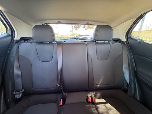 Used 2025 Buick Encore GX Preferred AWD/4WD image 30