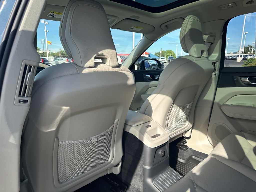 Certified 2025 Volvo XC60 T8 Plus w/ Protection Package Premier AWD/4WD image 38