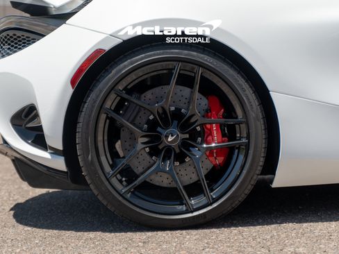 Used 2024 McLaren 750S RWD image 28
