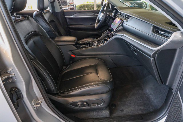 Used 2022 Jeep Grand Cherokee Limited RWD image 36