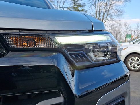 Certified 2024 Chevrolet Colorado Z71 w/ Z71 Convenience Package 2 image 28