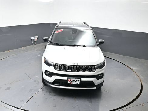 Used 2025 Jeep Compass Limited AWD/4WD image 40