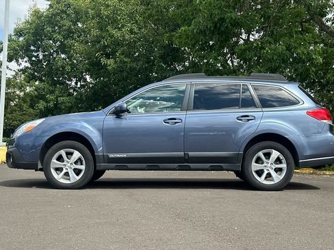Used 2013 Subaru Outback 2.5i Limited w/ Moonroof Pkg AWD/4WD image 5