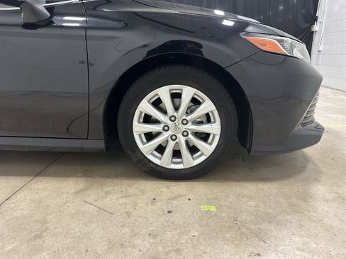 Used 2019 Toyota Camry LE image 13