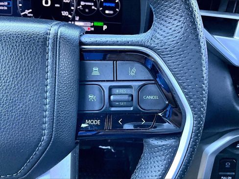 Used 2022 Toyota Tundra Platinum AWD/4WD image 18