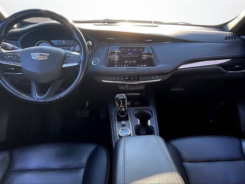 Used 2021 Cadillac XT4 Luxury image 7