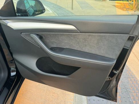 Used 2023 Tesla Model Y Long Range image 17