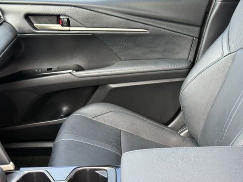 Used 2025 Toyota Camry XSE FWD image 10
