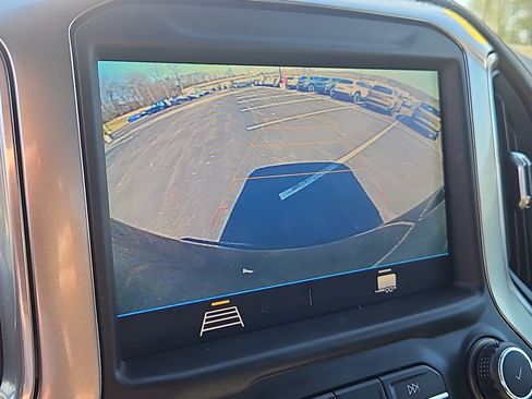 Used 2021 Chevrolet Silverado 1500 LT w/ Z71 Off-Road Package image 9