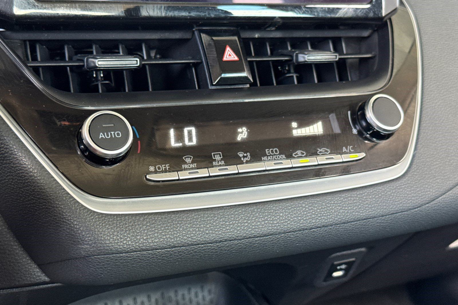 Used 2025 Toyota Corolla LE FWD image 18