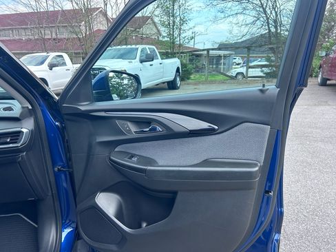 Used 2023 Chevrolet TrailBlazer LT w/ Sun and Liftgate Package image 14